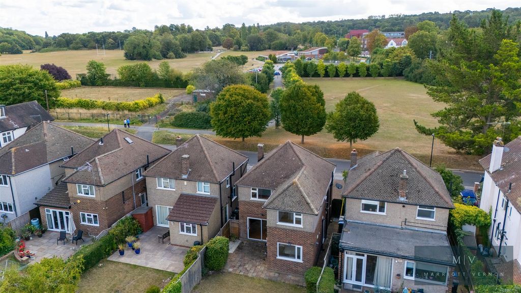 Property photo 2 of 30 Lloyd Park Avenue 12B MV Dr-2.Jpg