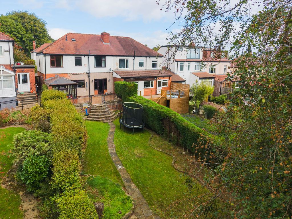 Property photo 2 of 33