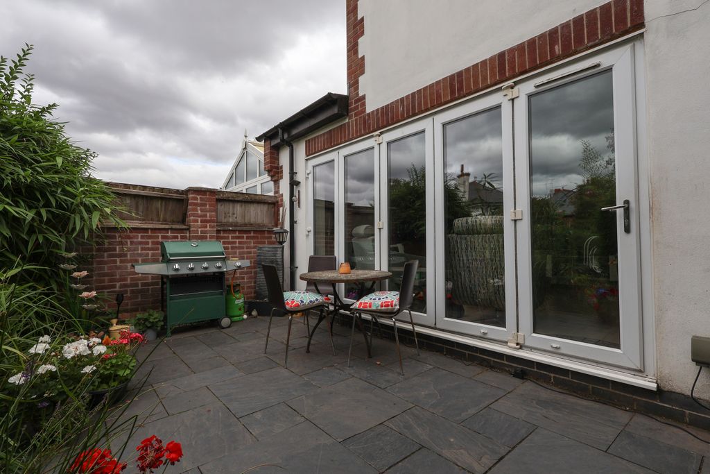 Property photo 2 of 22