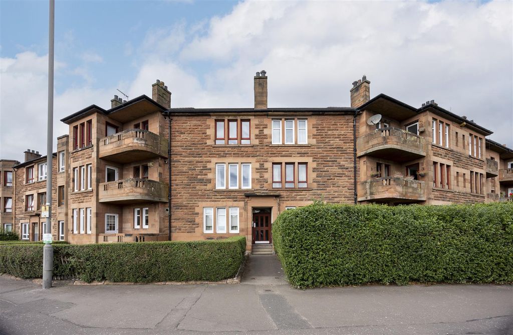 Property photo 1 of 19 2-2_145_Bearsden_Road_Glasgow_001.Jpg