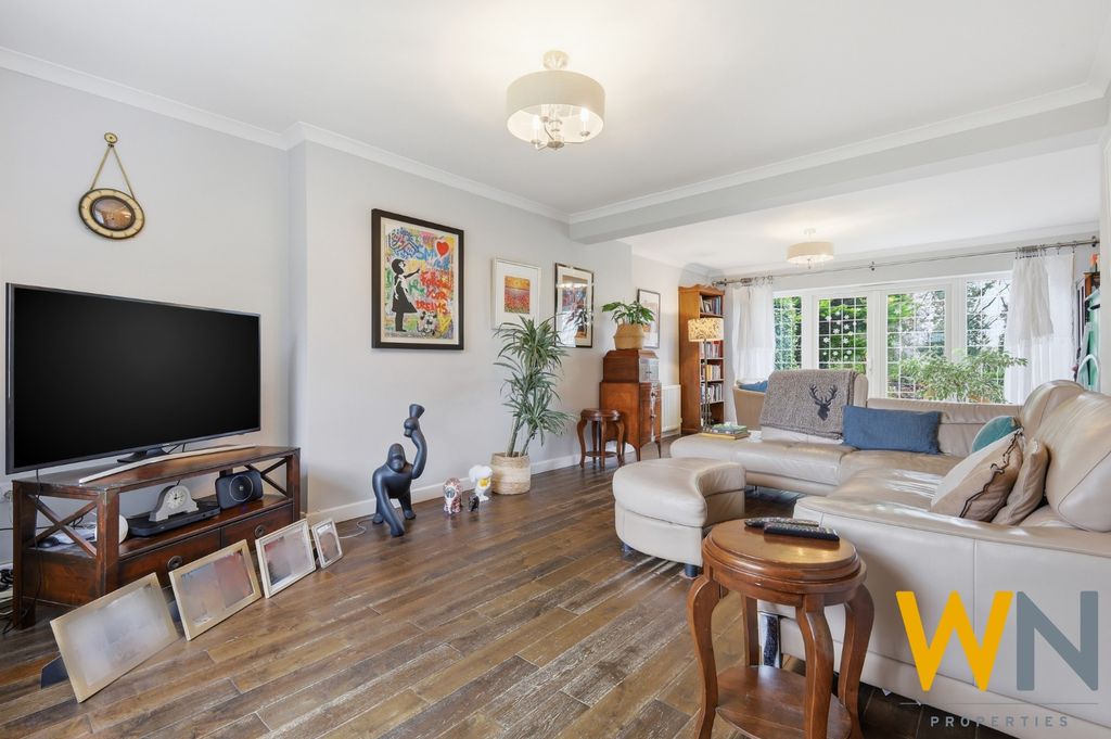 Property photo 3 of 35