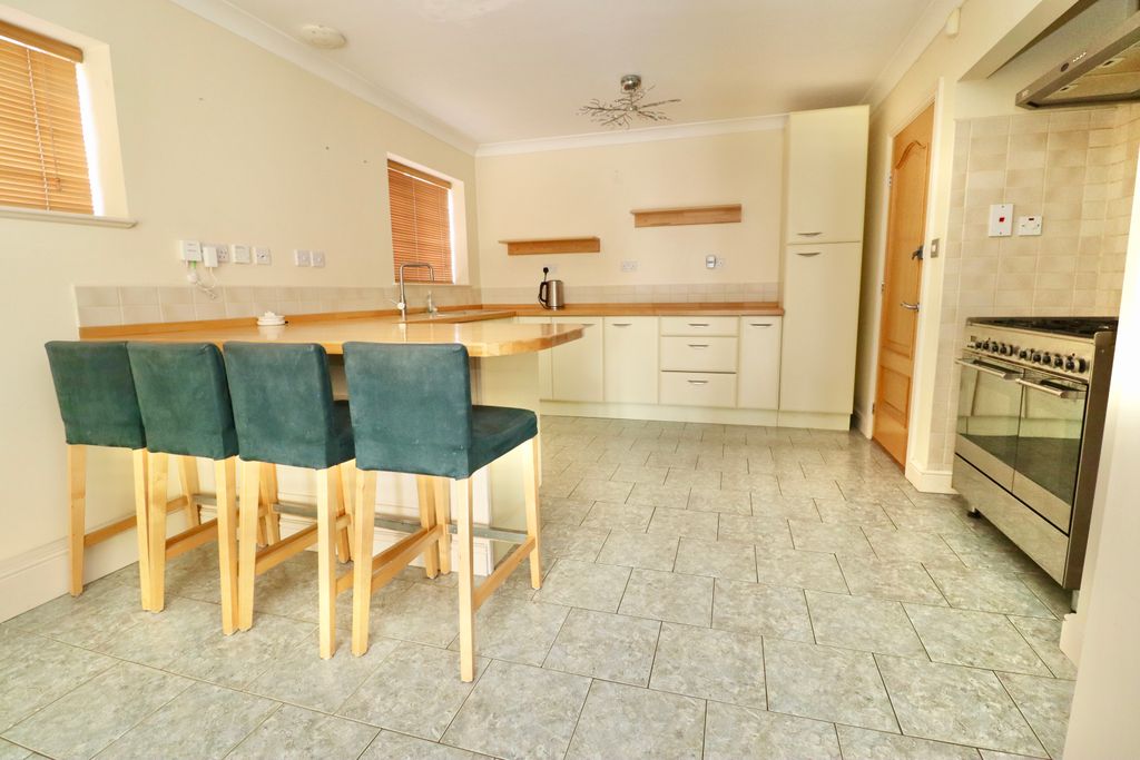 Property photo 2 of 21 Img_9483