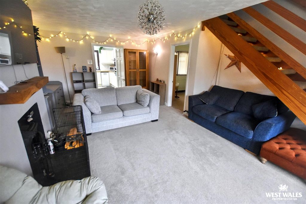 Property photo 2 of 21 22.Jpg