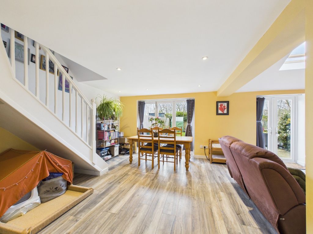 Property photo 3 of 10 5004774