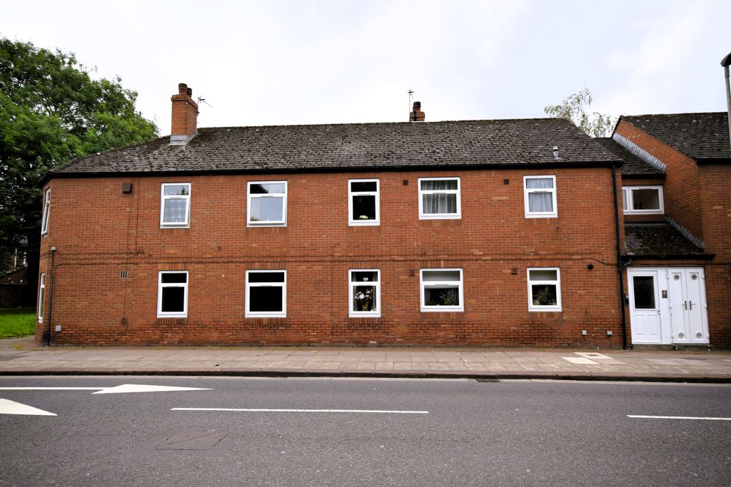 Property photo 1 of 10 2 Bed Flat To Rent Charlotte Street, Carlisle Ca2