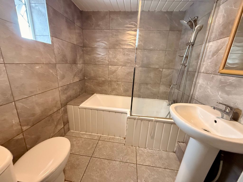 Property photo 2 of 3