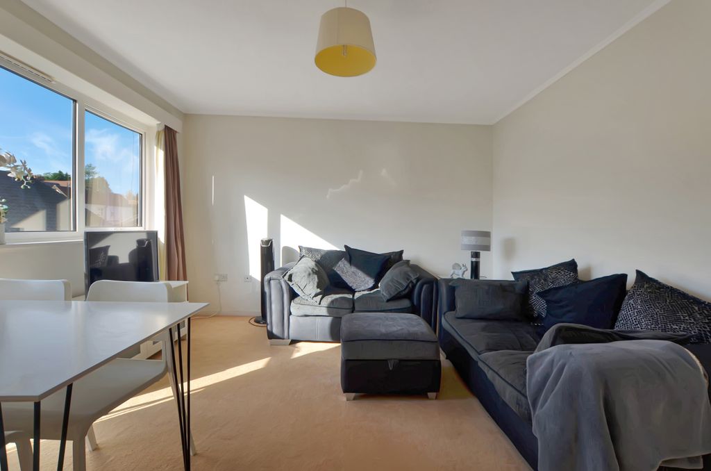 Property photo 2 of 8