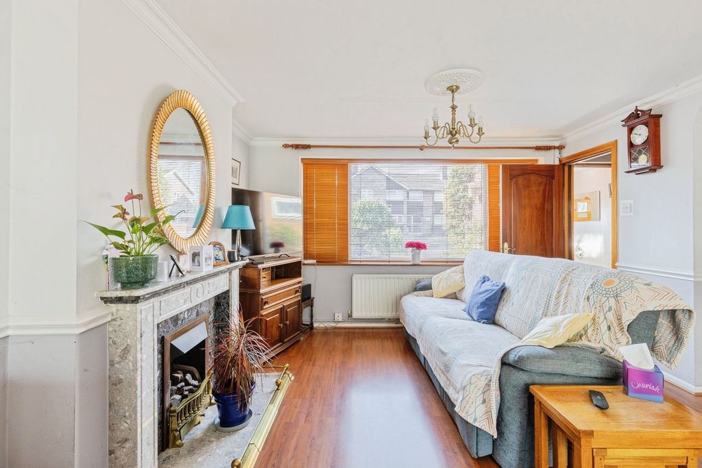 Property photo 3 of 16 Pbox-Img.Jpg