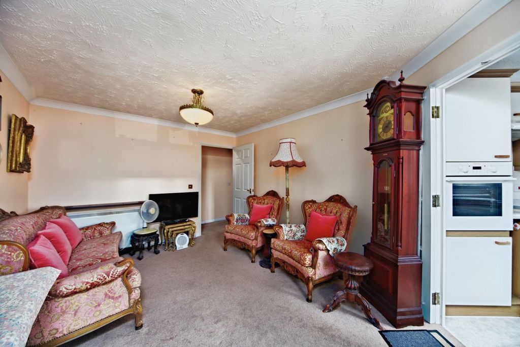 Property photo 2 of 14 Photo