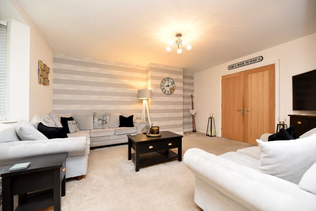 Property photo 2 of 26