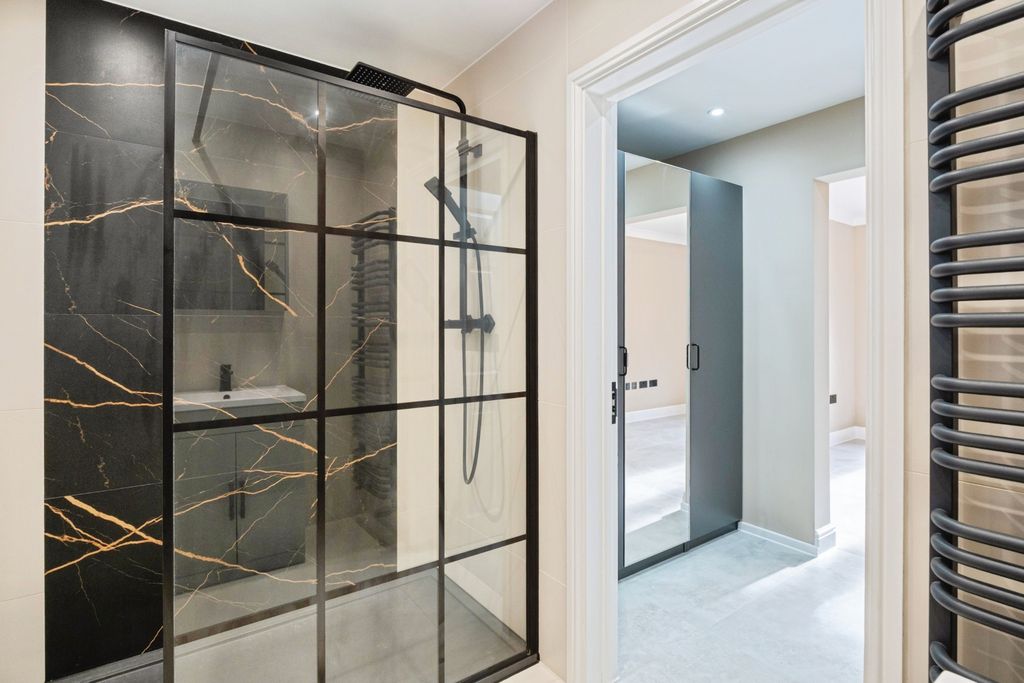 Property photo 3 of 20 21Oakwarrenoaklanesevenoakstn131Nr-23