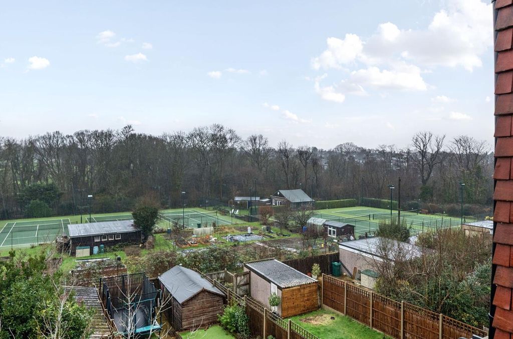 Property photo 3 of 12 1398154-19-69664451528Db.Jpg