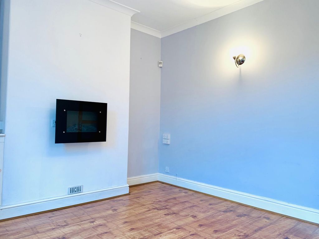 Property photo 2 of 16 Living Room