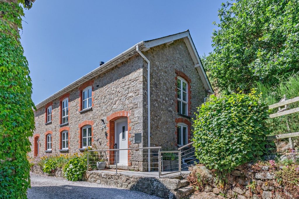 Property photo 1 of 13 Brook Cottage