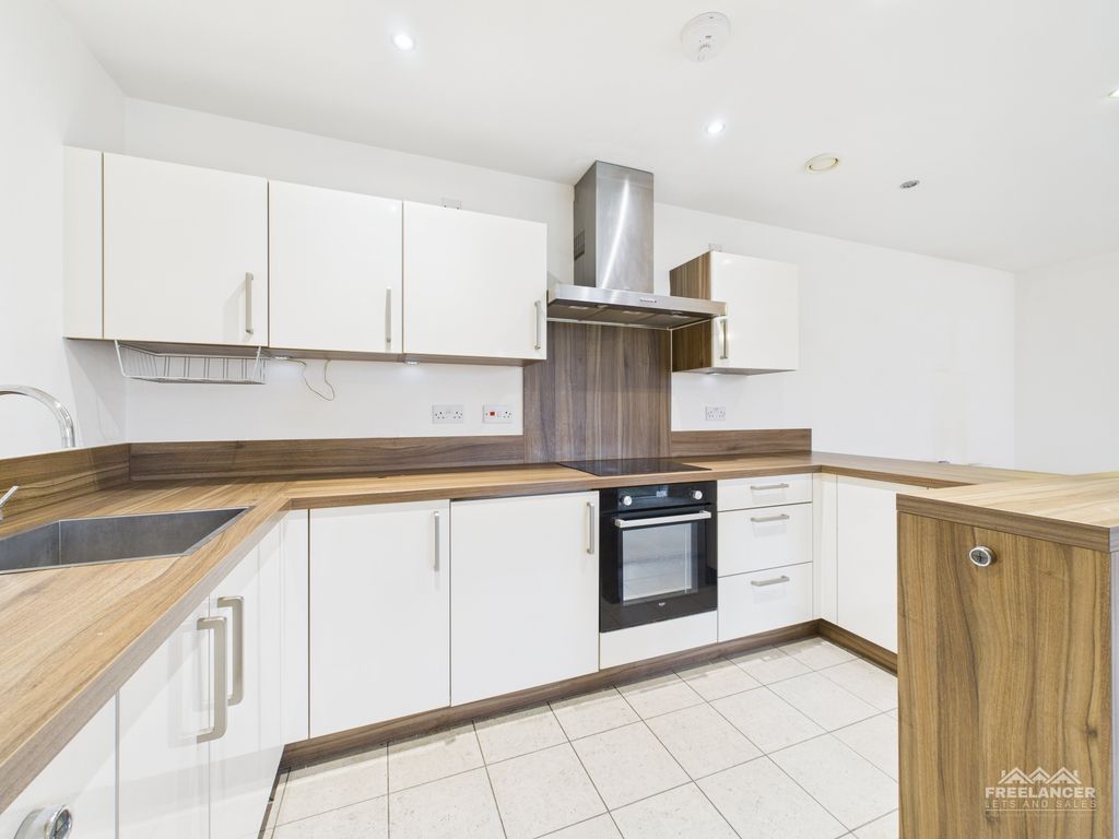 Property photo 1 of 12 Kitchen v1