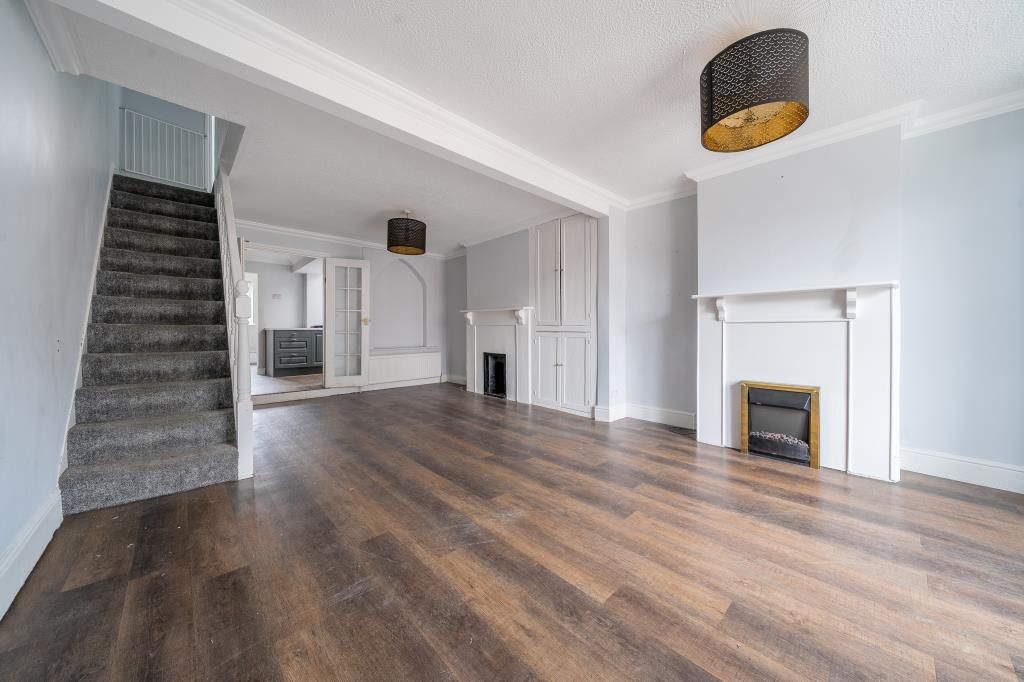 Property photo 2 of 20 Living Room