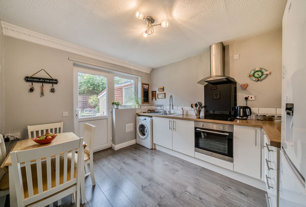 Property photo 3 of 13 1362174-16-68Debc...