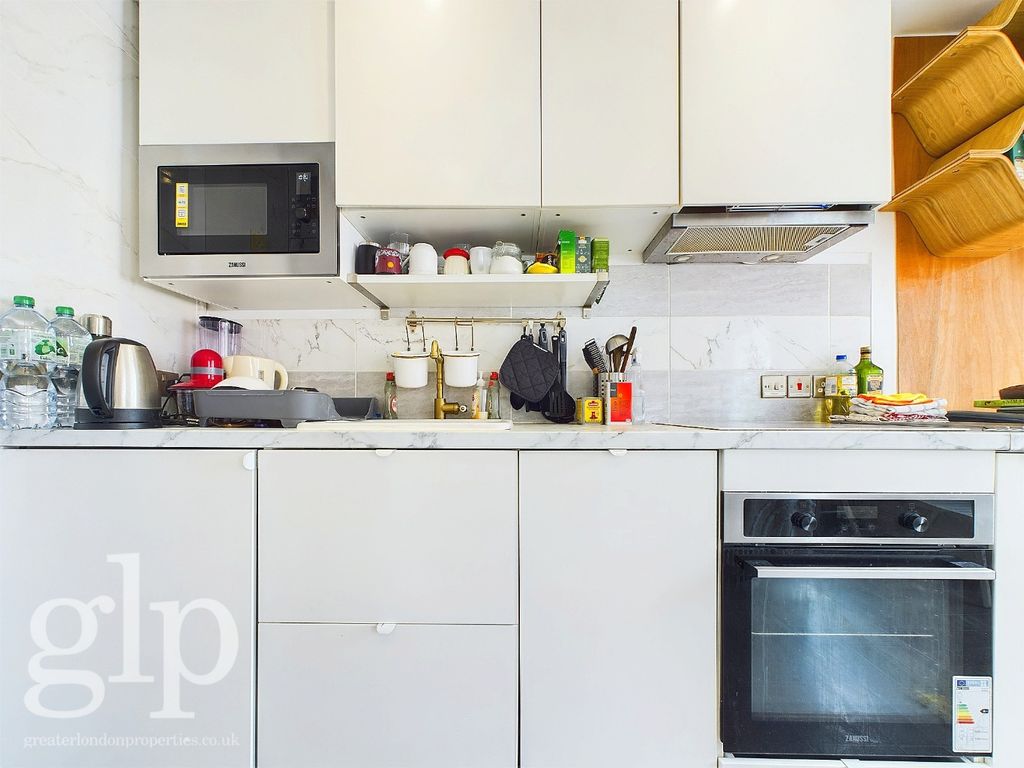 Property photo 3 of 15 2693595