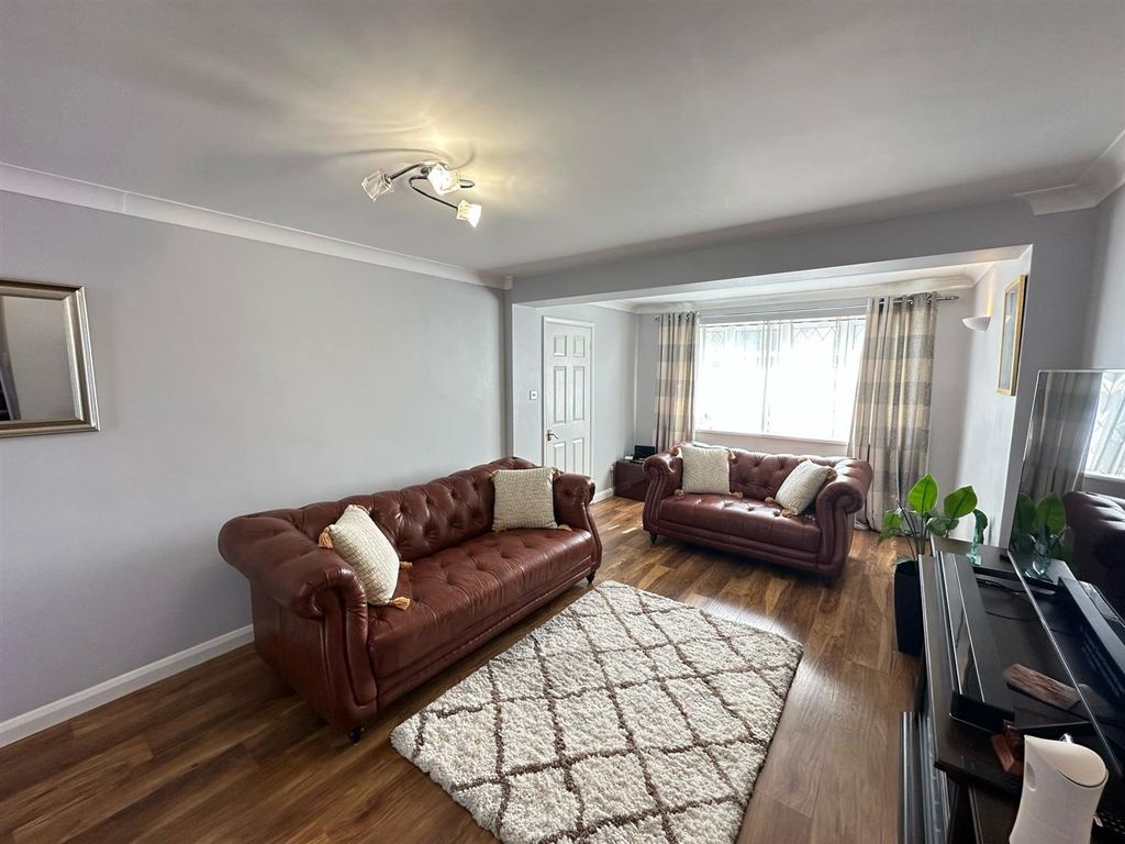 Property photo 3 of 25
