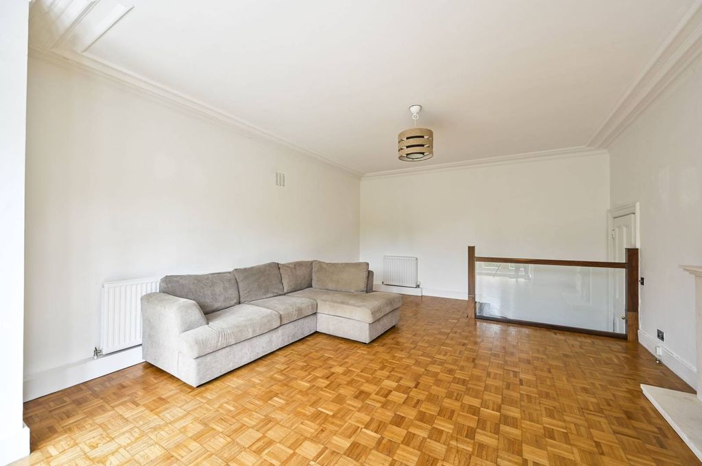 Property photo 3 of 8