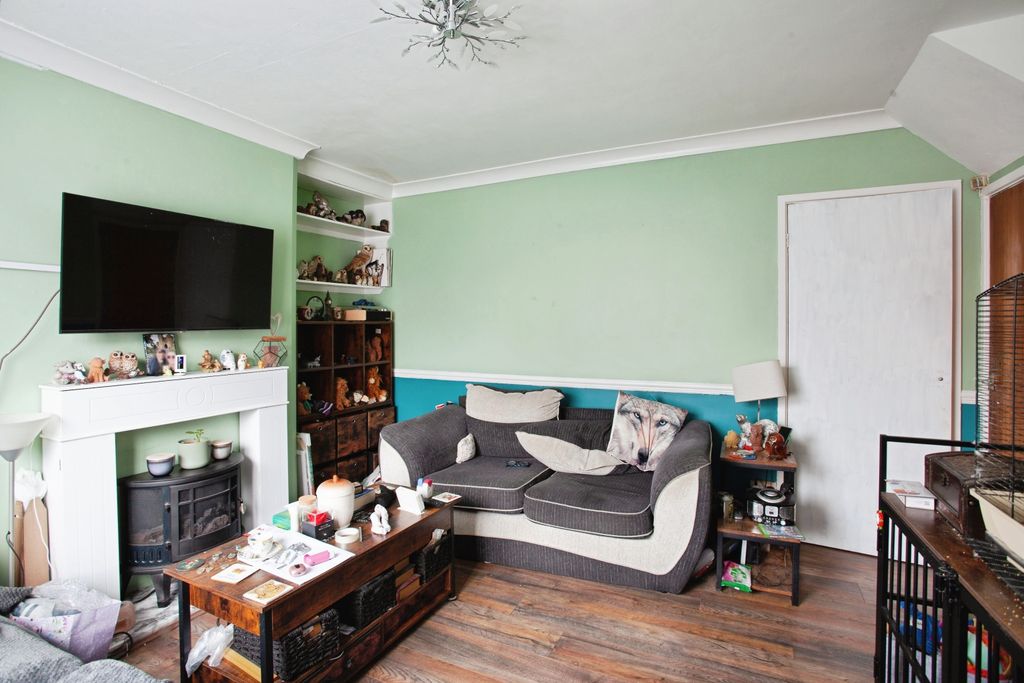 Property photo 3 of 15