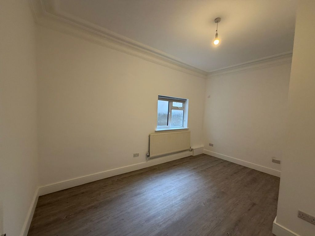 Property photo 1 of 3