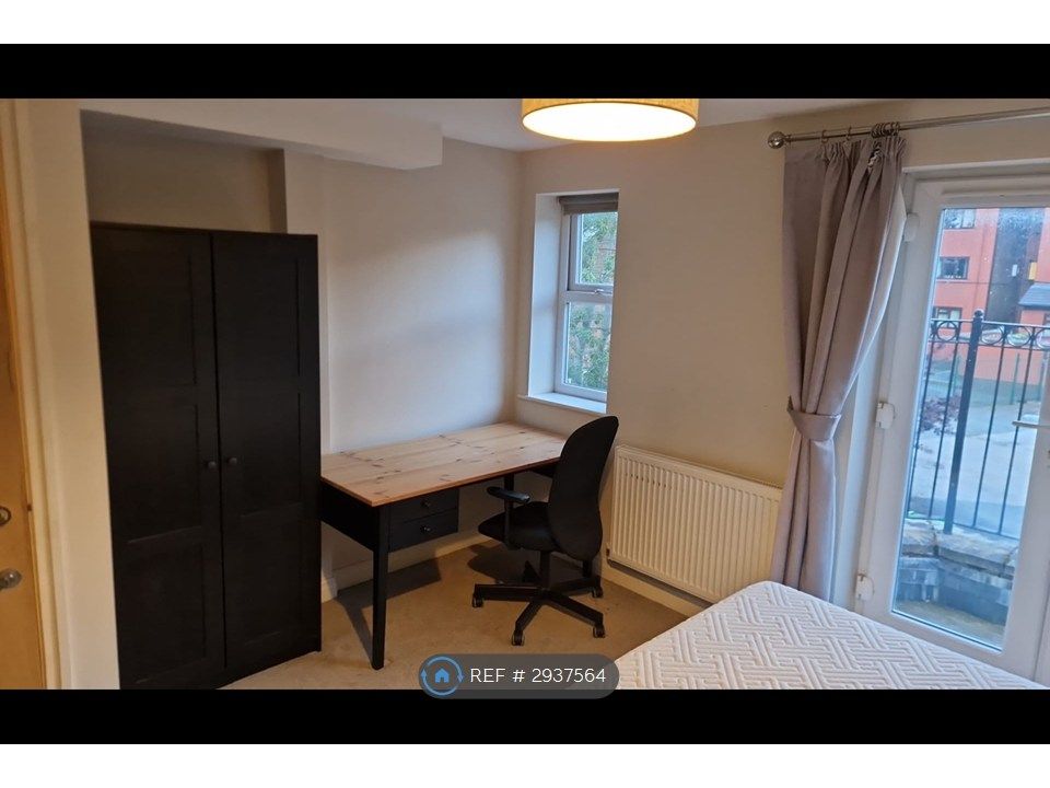 Property photo 3 of 10 1st Floor Bedroom With En Suite