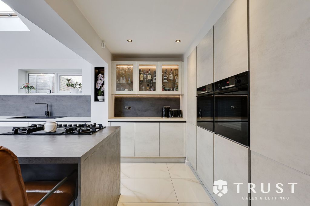 Additional image 14 of 4 bed detached bungalow for saleHall Park Avenue, Liversedge WF15