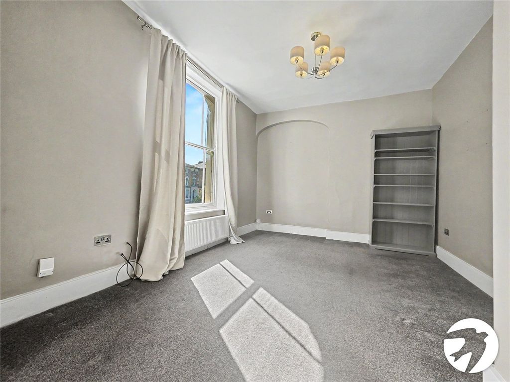 Property photo 3 of 15 Picture No. 11