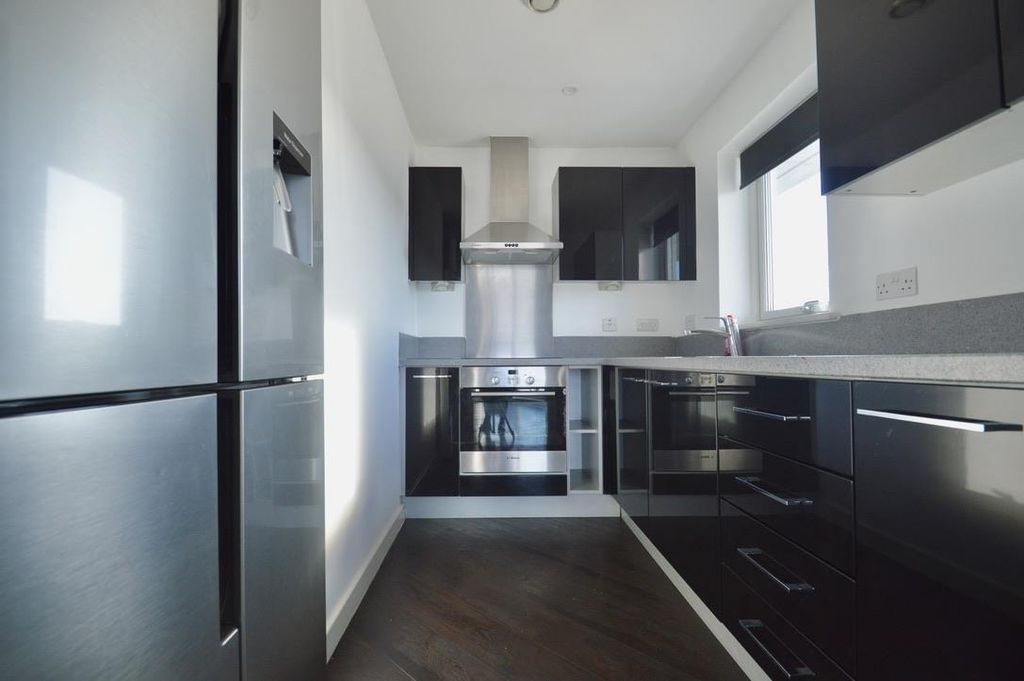 Property photo 3 of 23 Kitchen