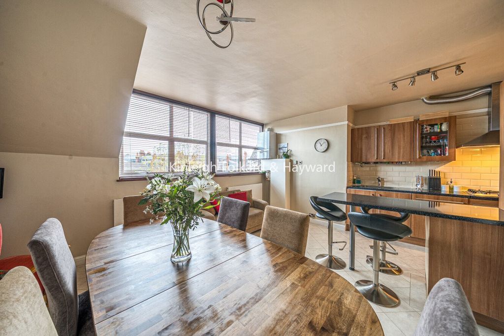 Property photo 2 of 16 Picture No. 22