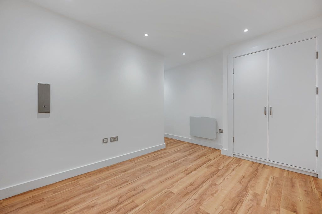 Property photo 1 of 7 Image