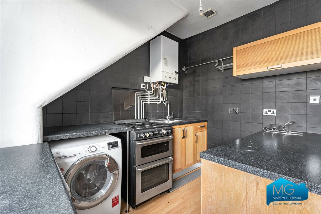 Property photo 2 of 11 Picture No. 31