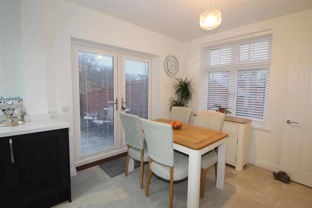 Property photo 3 of 30 Kitchen/Dining Room