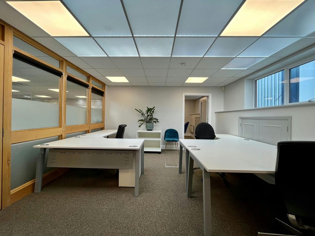 Property photo 1 of 4 Circuit Centre 22.Jpg