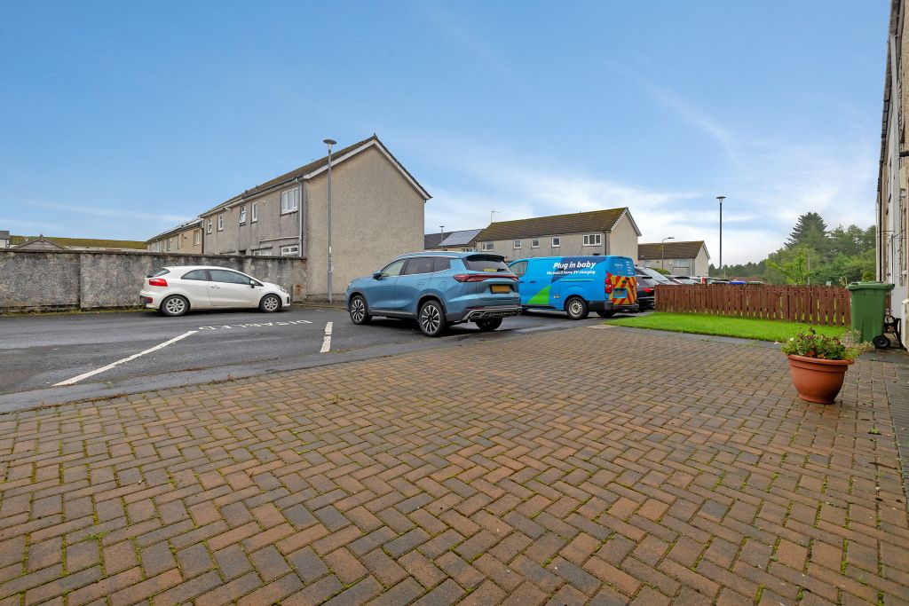 Property photo 2 of 35