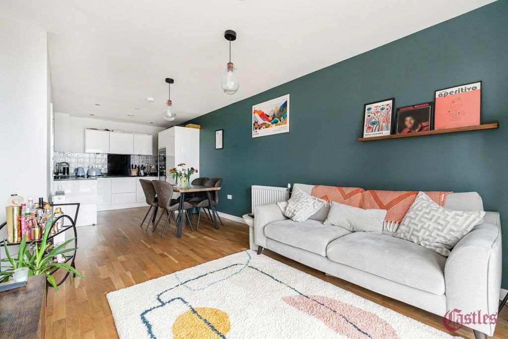 Property photo 2 of 25 Living Room