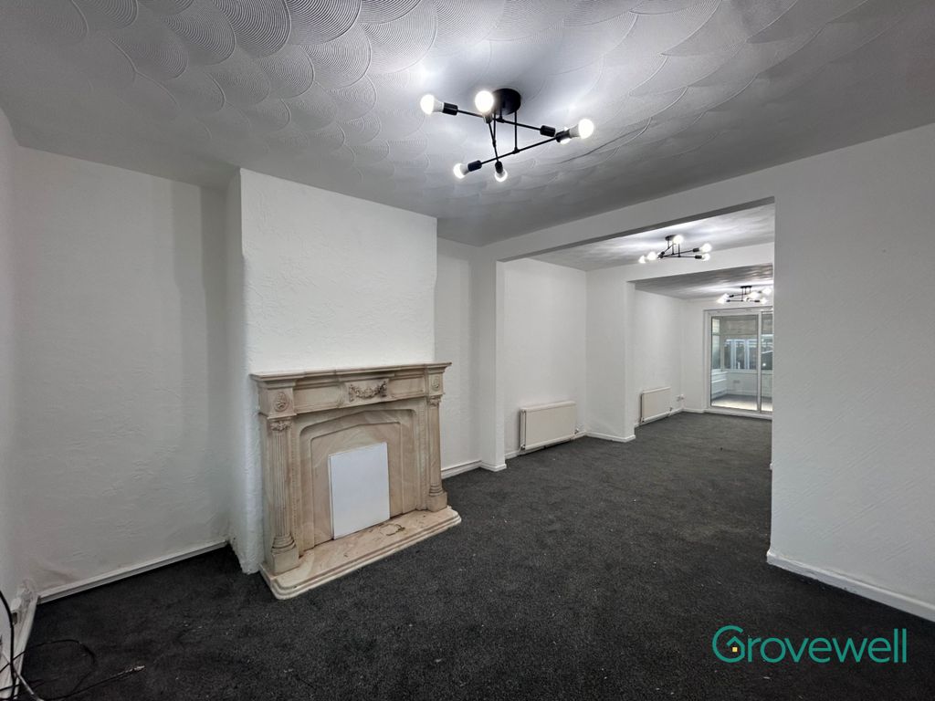 Property photo 3 of 27