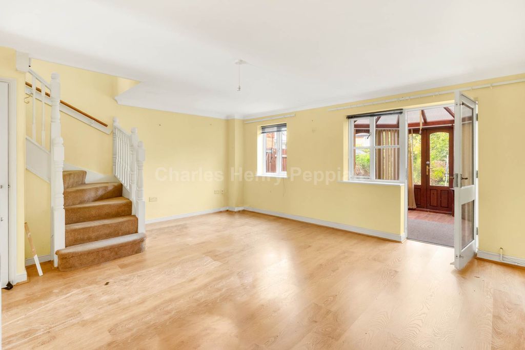 Property photo 3 of 20