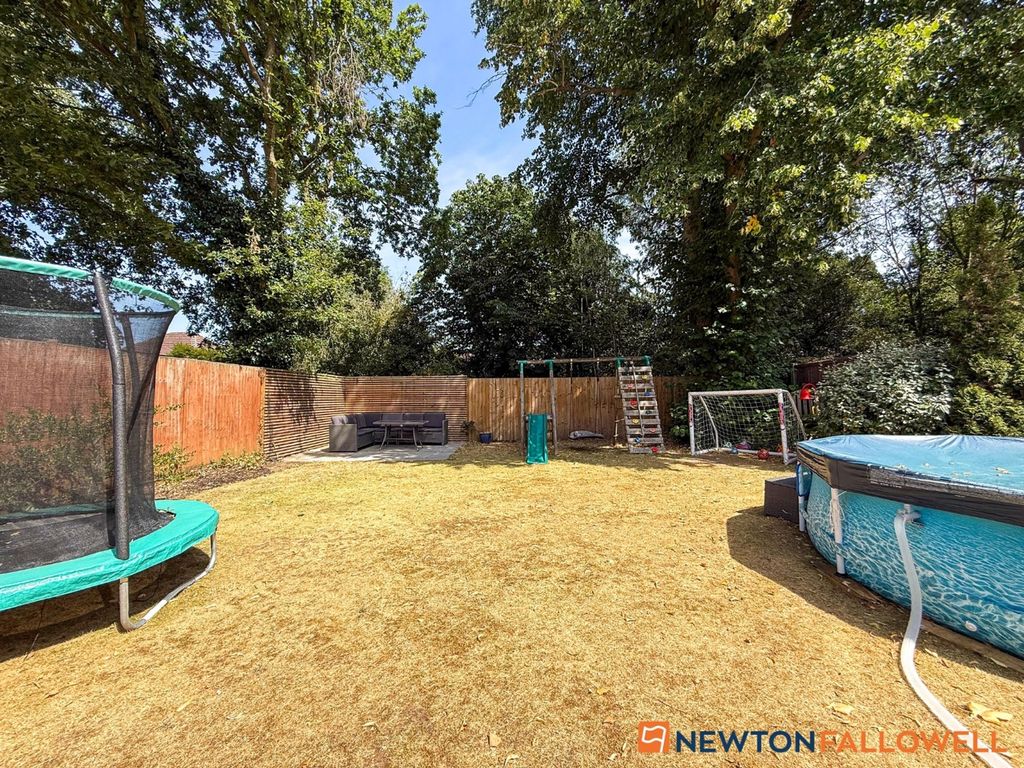 Property photo 3 of 27 Rear Garden 1