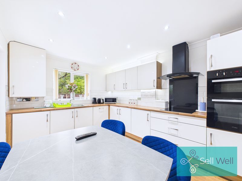 Property photo 3 of 27 Kitchen/Diner