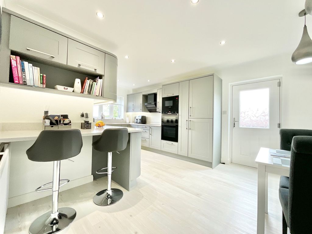 Property photo 3 of 46