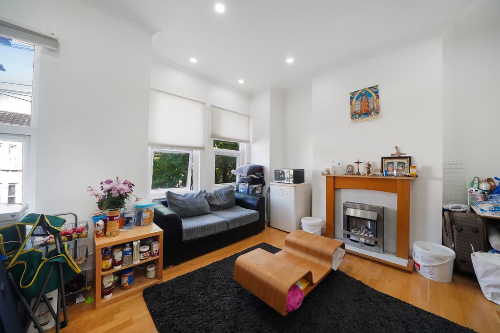 Property photo 2 of 14 5