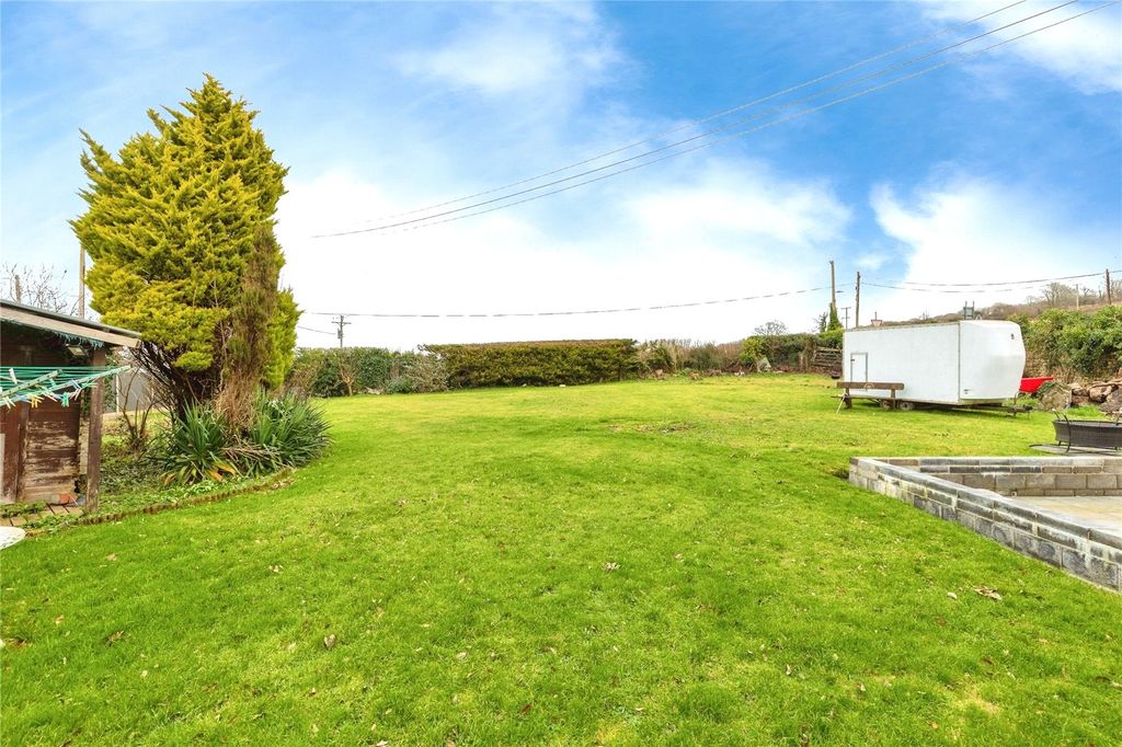 Property photo 2 of 24 Picture No. 32