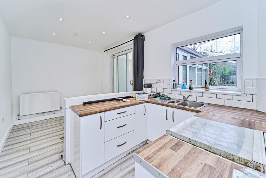 Property photo 1 of 18 Pbox-Img.Jpg