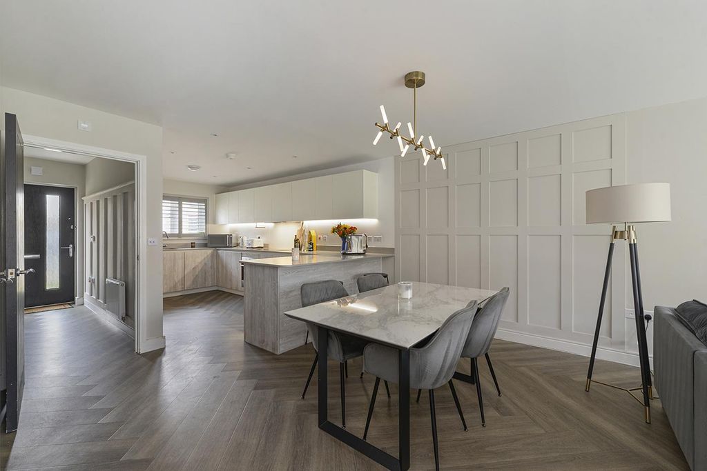 Property photo 3 of 16 Kitchen/Diner/Living Room