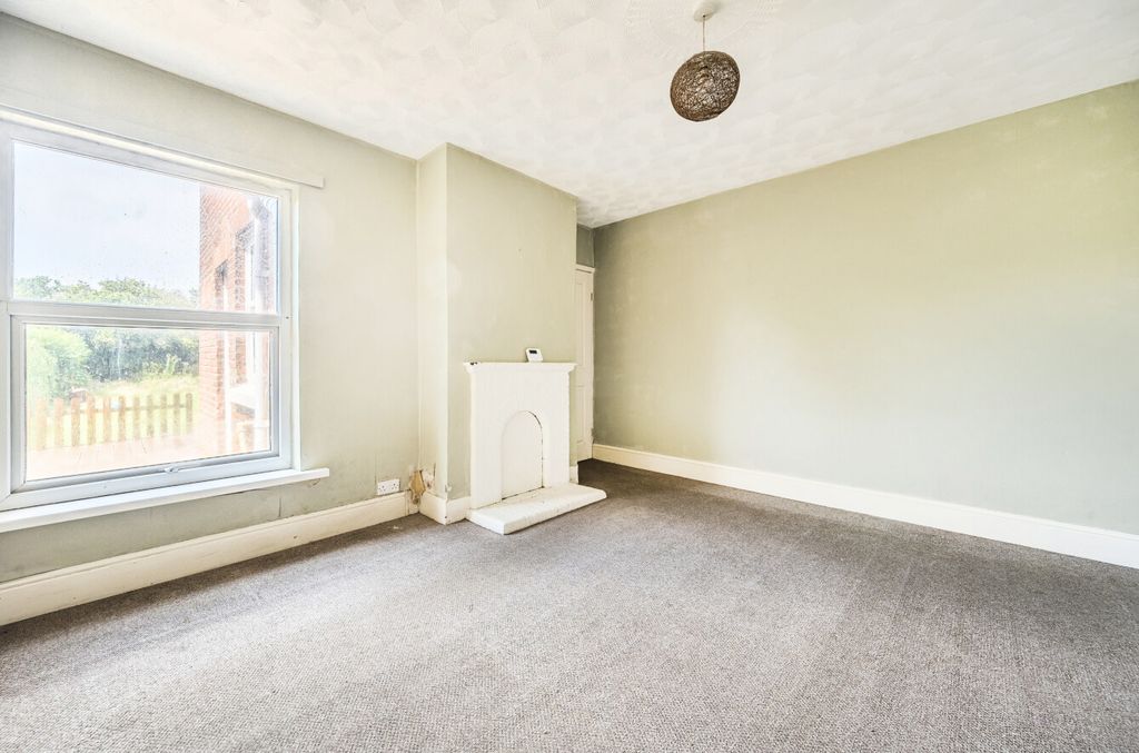 Property photo 3 of 15 1306604-27-684Ae4...
