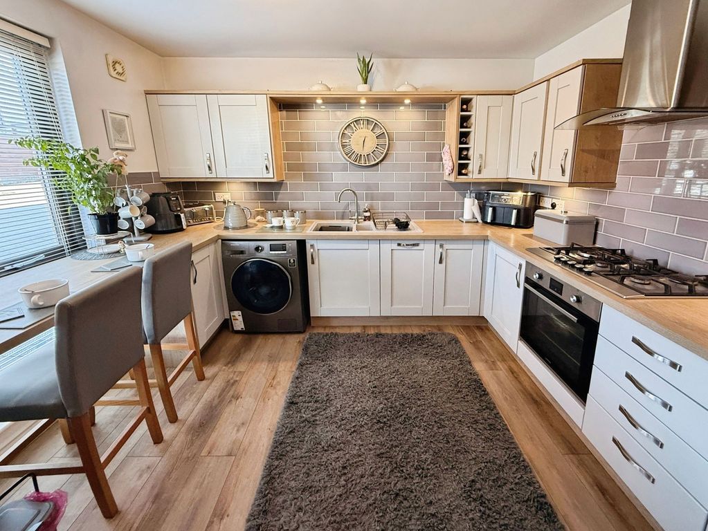 Property photo 2 of 23