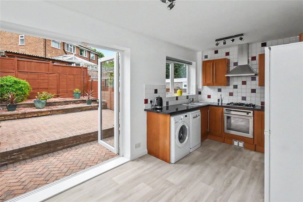 Property photo 3 of 14 Dining Kitchen