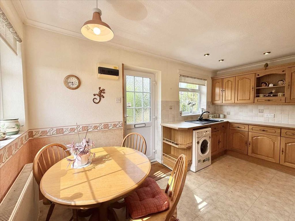 Property photo 3 of 24 Kitchen Diner